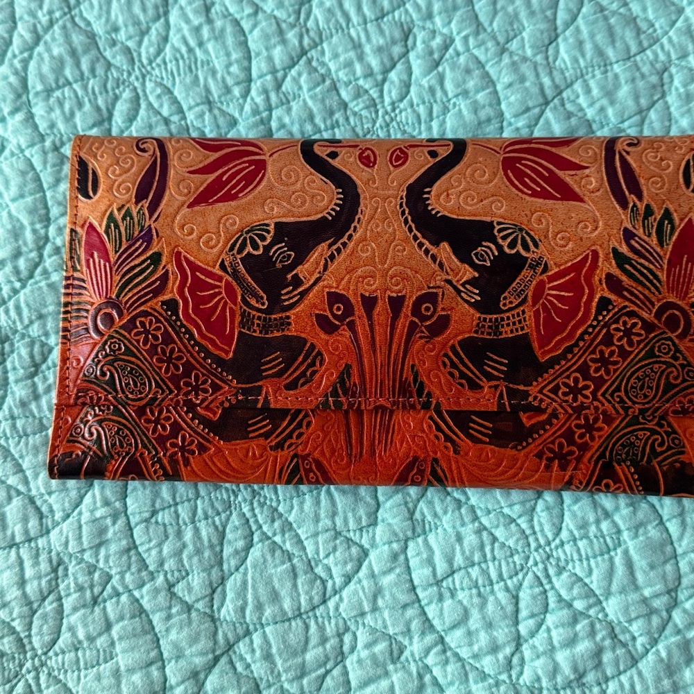 Colorful Elephant Patterned Clutch - Picture 2 of 3